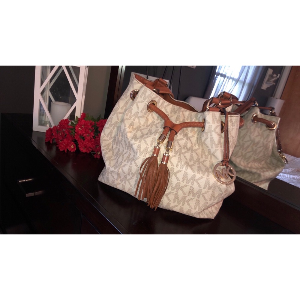 Michale Kors Signature Leather Marina